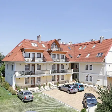 Club Unicum Apartment Heviz