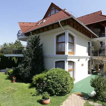 Club Unicum Хевиз